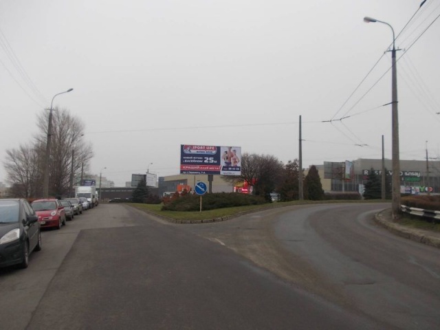 Щит 5.75x2.75,  Соборності-Карпенка_Карого_ біля ТЦ Ювант_ВІД Варшавського ринку