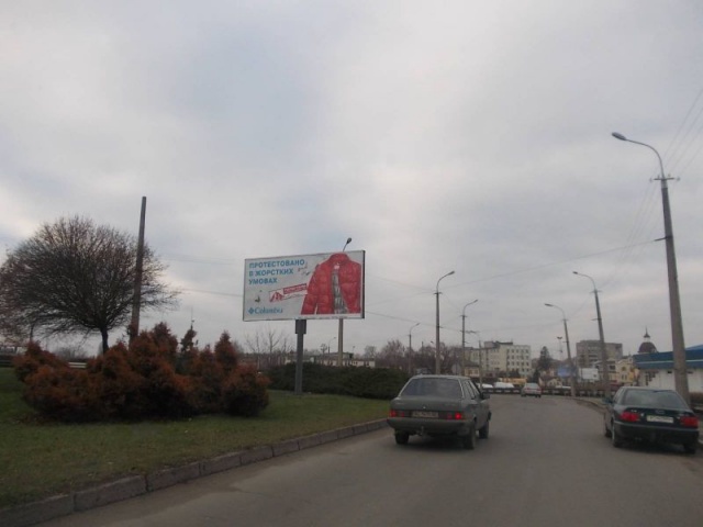 Щит 5.75x2.75,  Соборності-Карпенка_Карого_ біля ТЦ Ювант_ДО Варшавського ринку