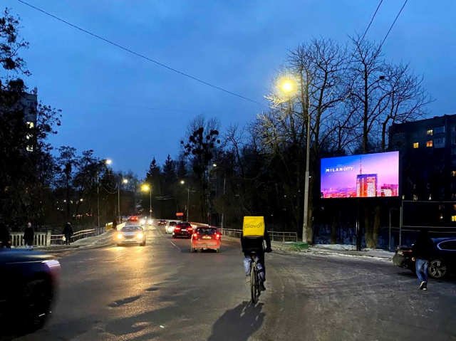 Монітор 6x3,  Шопена_стадіон ВДУ_Наукова бібліотека_дитяча залізниця