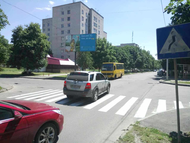 Щит 6x3,  б-вар Дружби Народів, 2